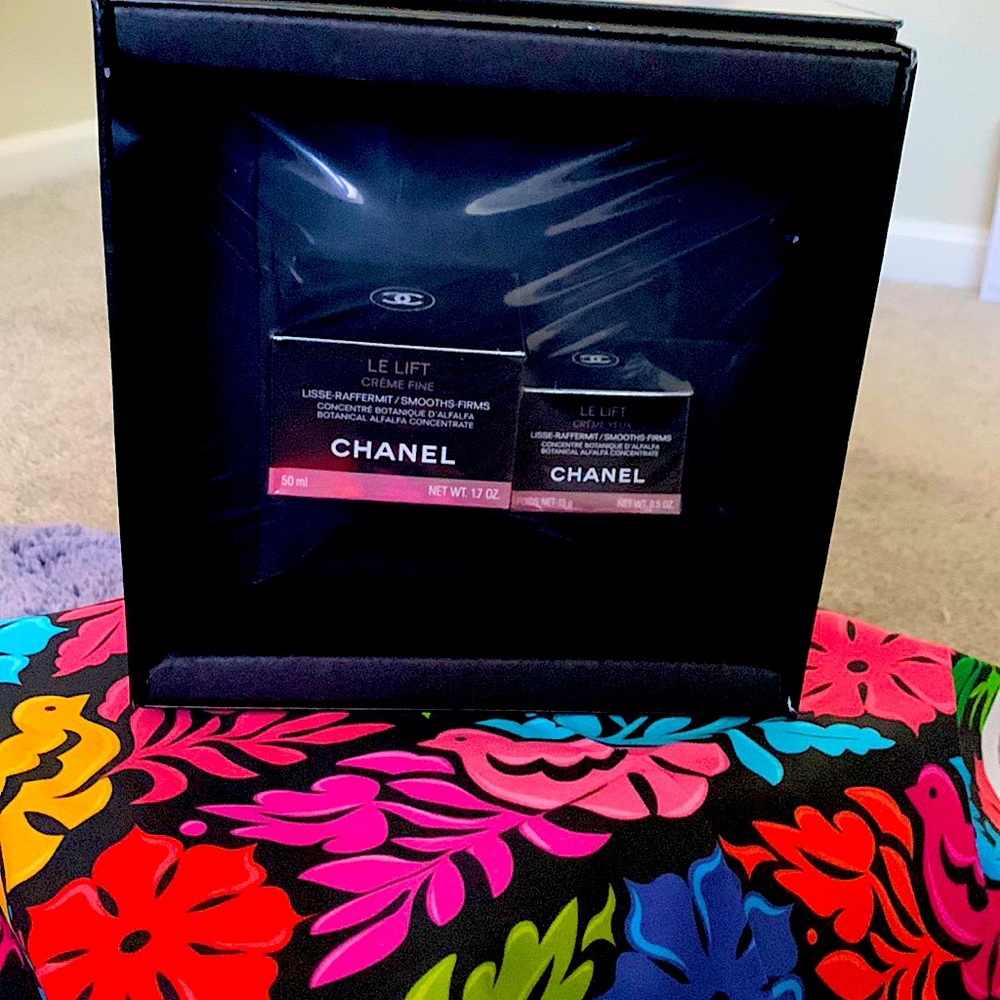 COPY - Chanel Le Lift crane fine and Chanel Le Lift creme Yeux.